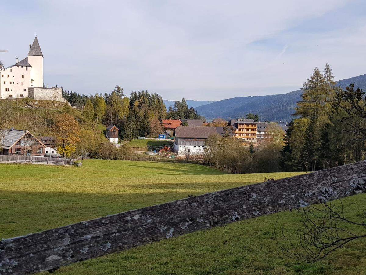 Burglodge Fischerkeusche Mauterndorf  Eksteriør billede